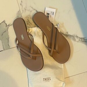 NWT TKEEs Liri sandals size 9 (EUR 40)
